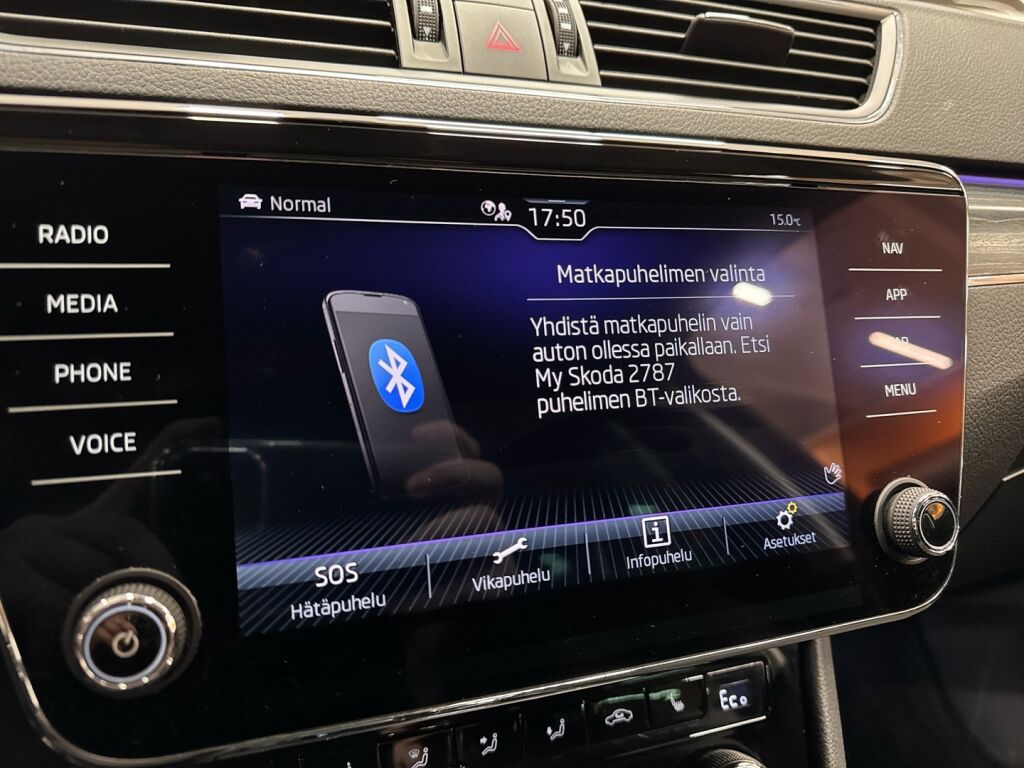 Skoda Superb 2021 Sininen