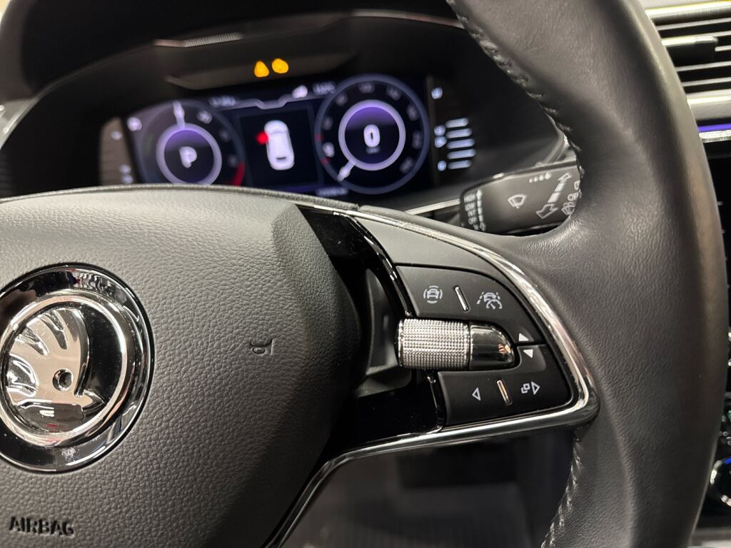 Skoda Superb 2021 Sininen