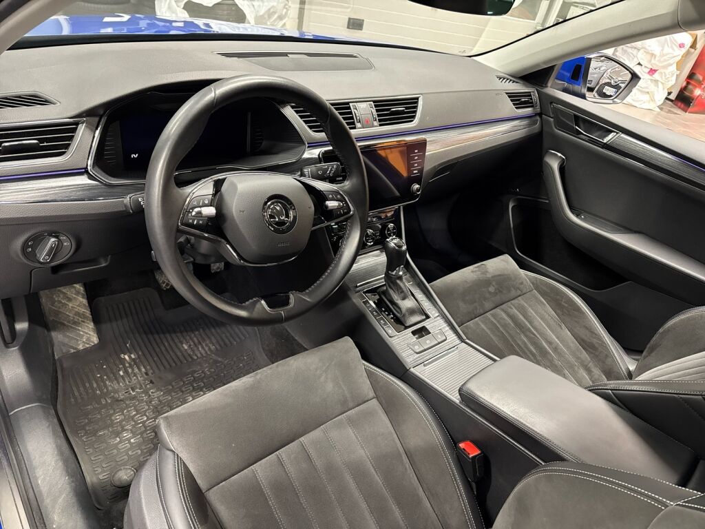 Skoda Superb 2021 Sininen