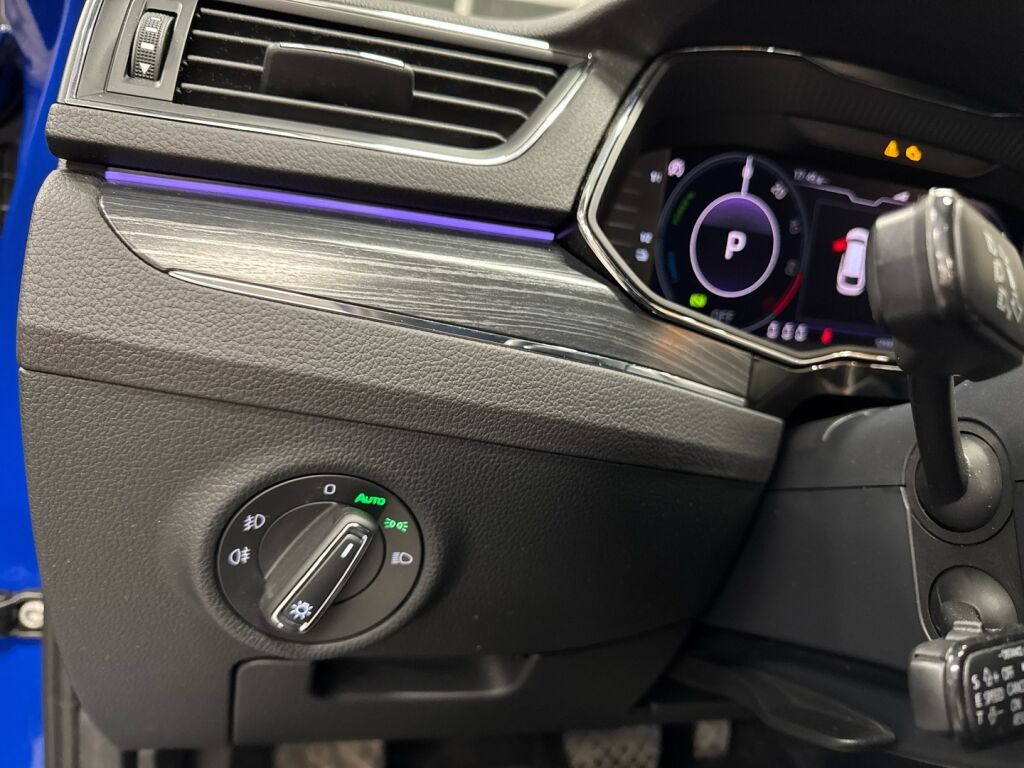 Skoda Superb 2021 Sininen