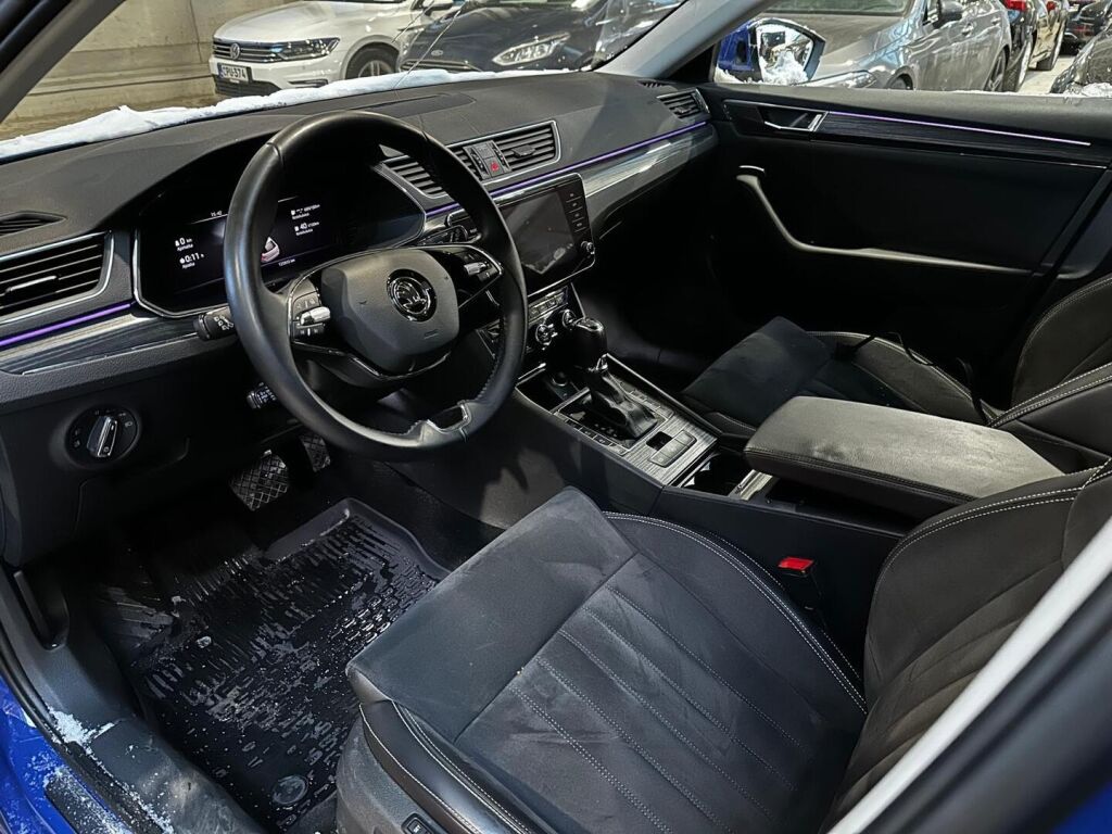 Skoda Superb 2021 Sininen