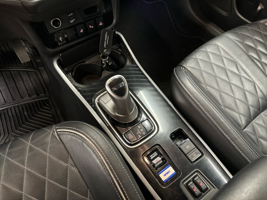 Mitsubishi OUTLANDER PHEV 2019 Valkoinen