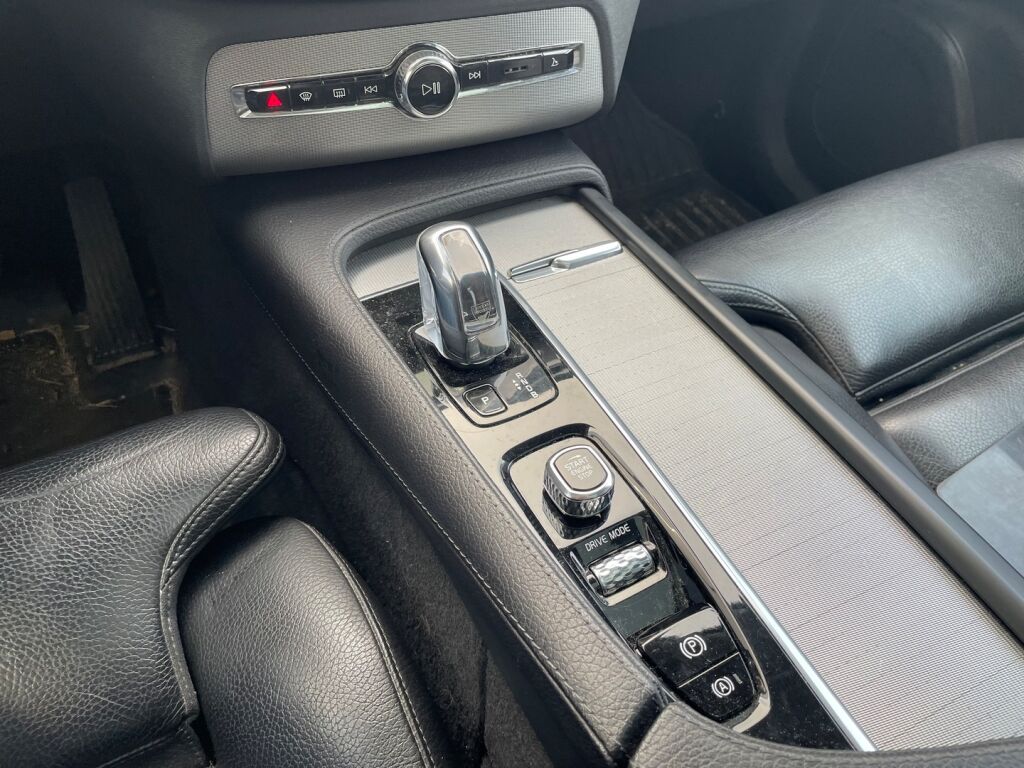 Volvo XC90 2019 Harmaa