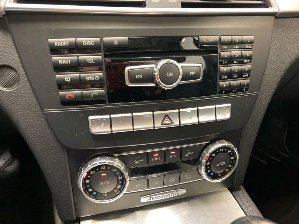 Mercedes-Benz C 2012 Punainen
