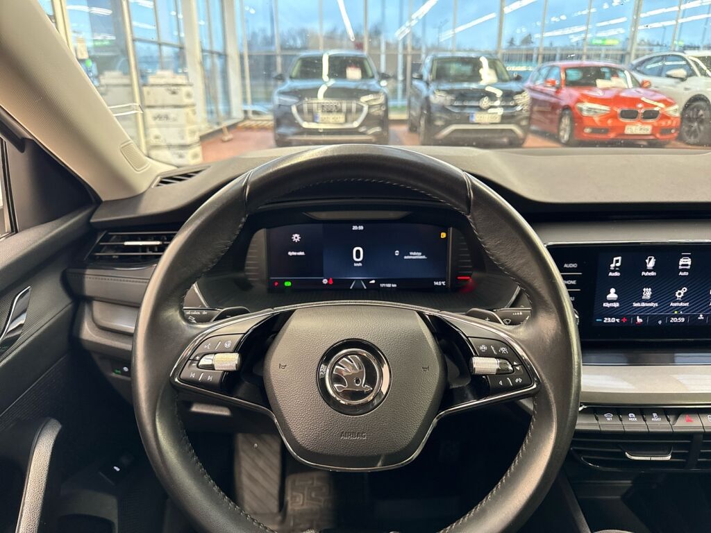 Skoda Octavia 2021 Valkoinen