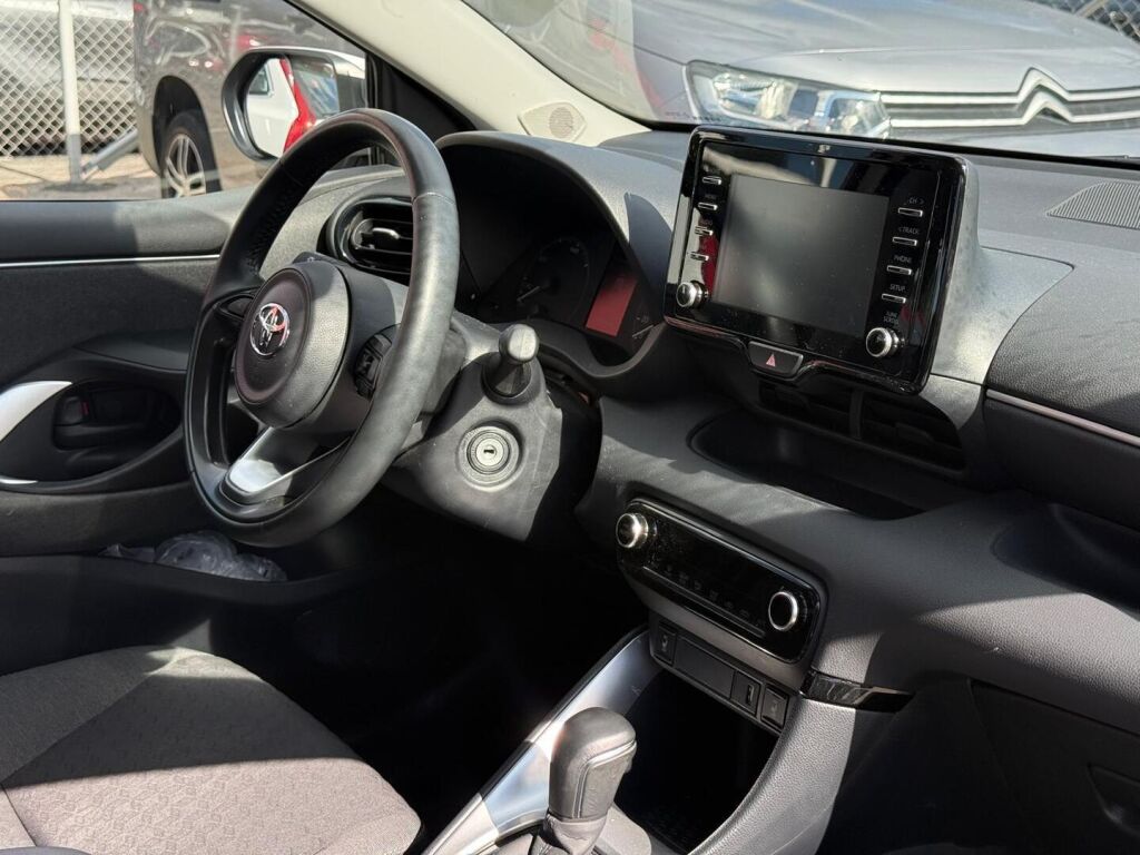 Toyota Yaris 2020 Valkoinen