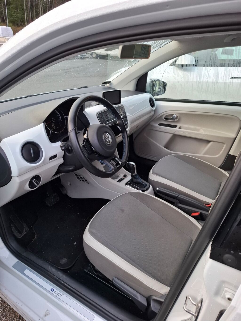 Volkswagen e-up! 2014 Valkoinen