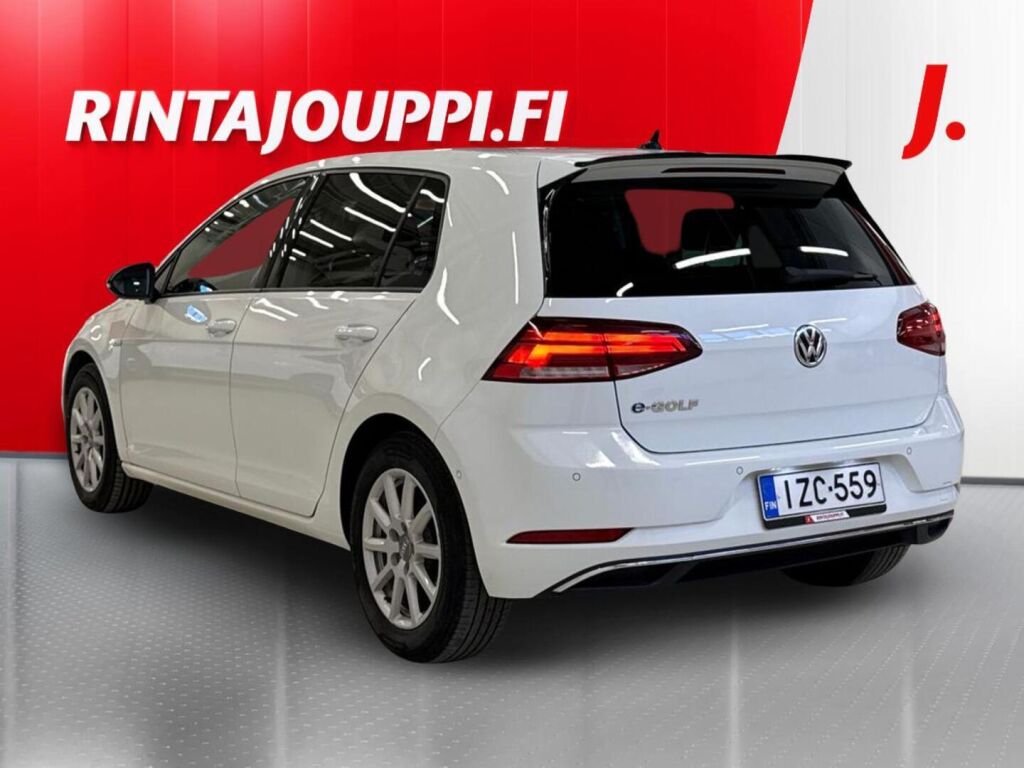 Volkswagen Golf 2018 Valkoinen