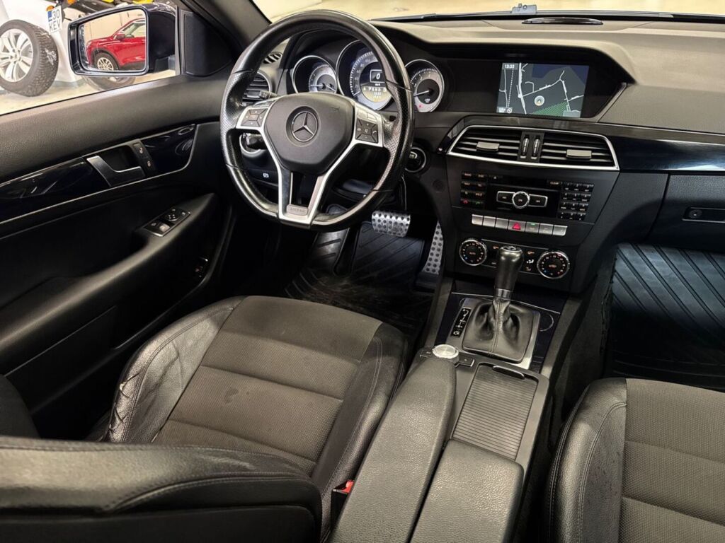 Mercedes-Benz C 2012 Sininen