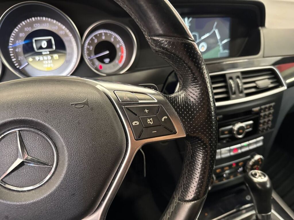 Mercedes-Benz C 2012 Sininen