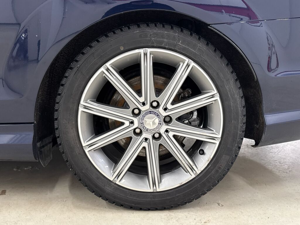 Mercedes-Benz C 2012 Sininen