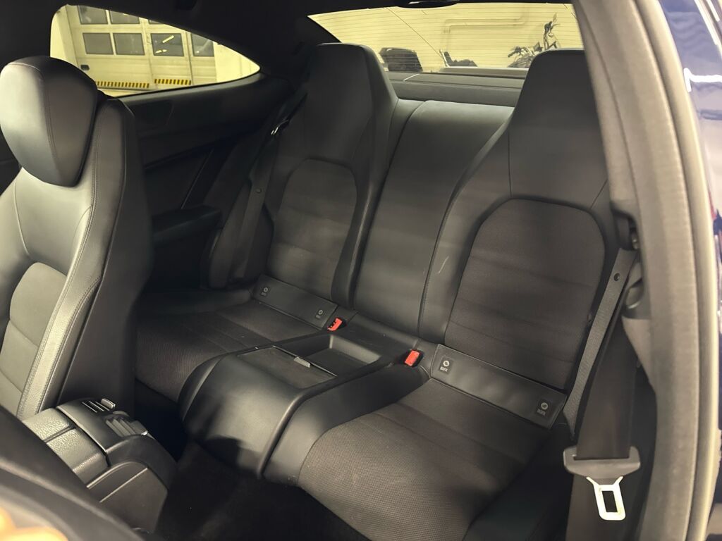 Mercedes-Benz C 2012 Sininen