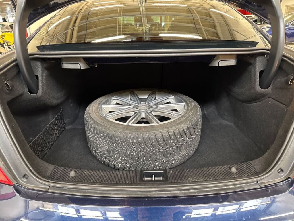 Mercedes-Benz C 2012 Sininen