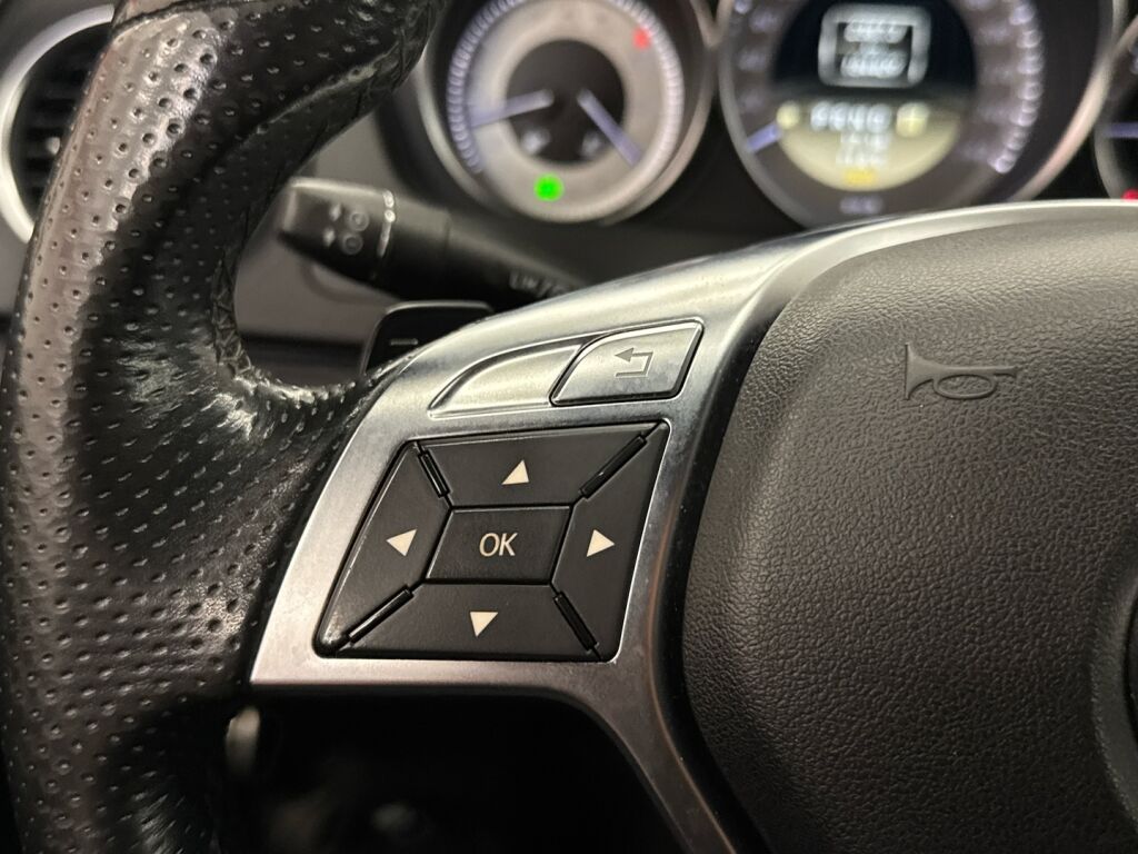 Mercedes-Benz C 2012 Sininen