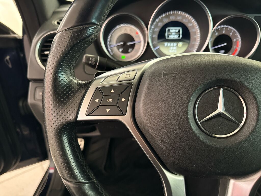 Mercedes-Benz C 2012 Sininen
