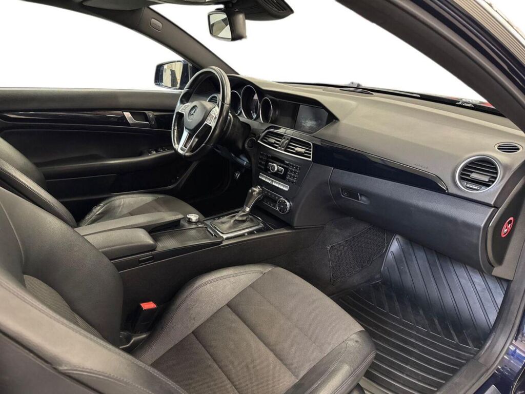 Mercedes-Benz C 2012 Sininen