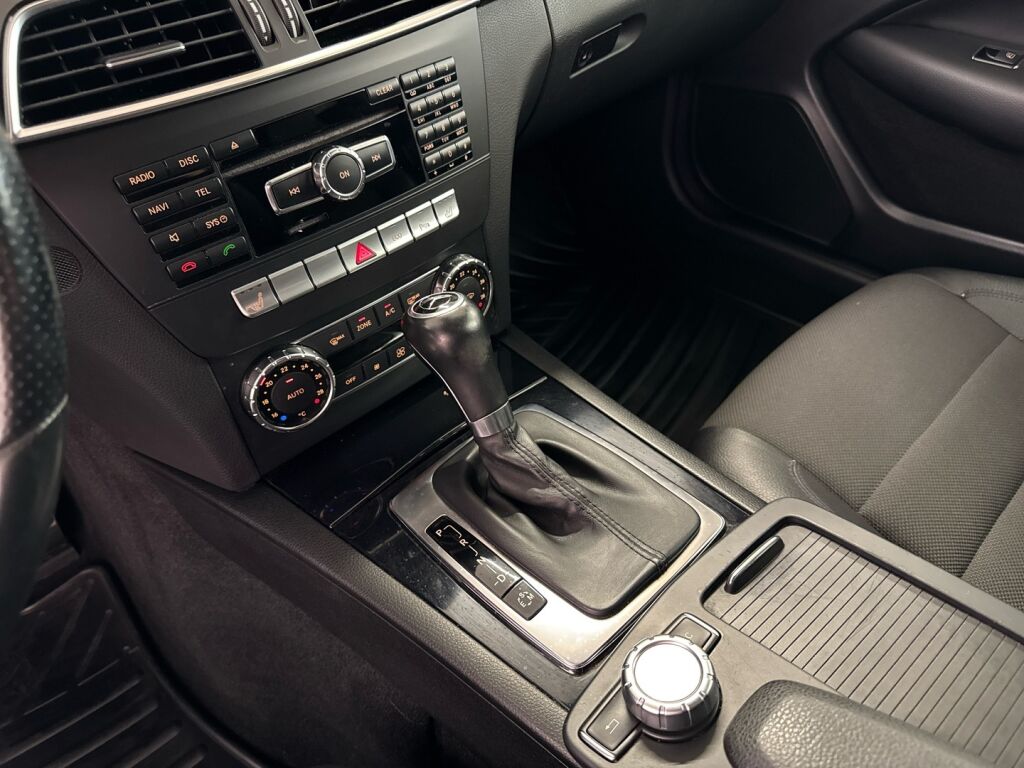 Mercedes-Benz C 2012 Sininen