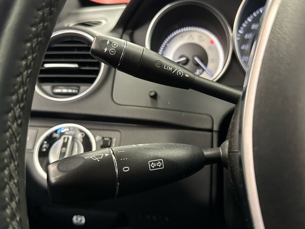 Mercedes-Benz C 2012 Sininen