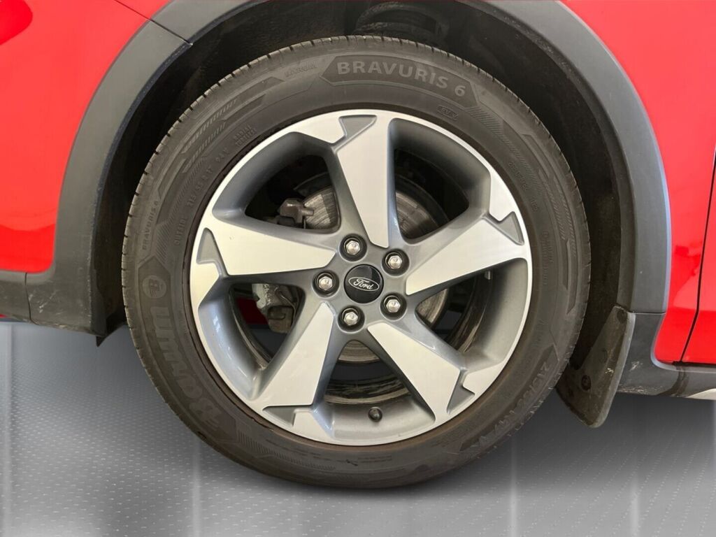 Ford Focus 2021 Punainen