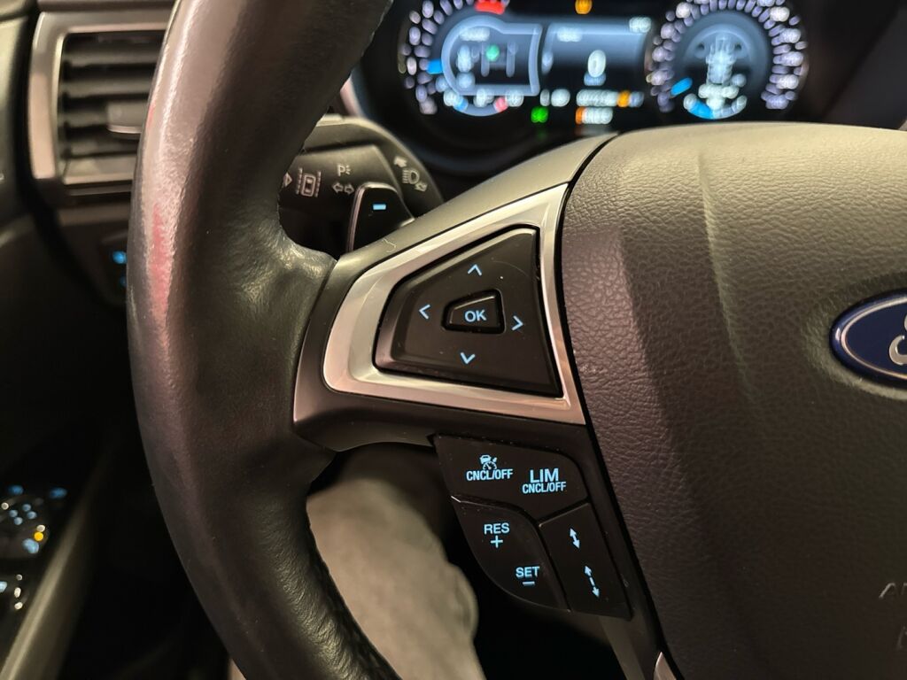 Ford Mondeo 2021 Musta