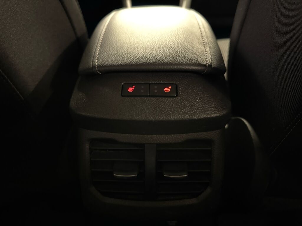 Ford Mondeo 2021 Musta