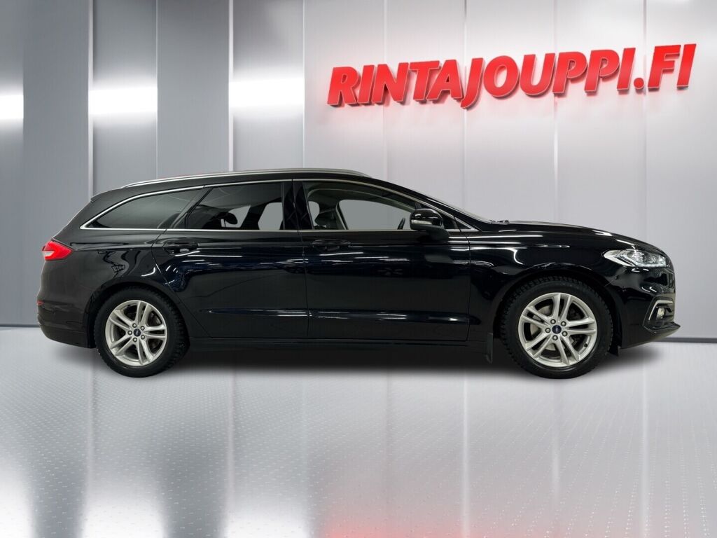 Ford Mondeo 2021 Musta