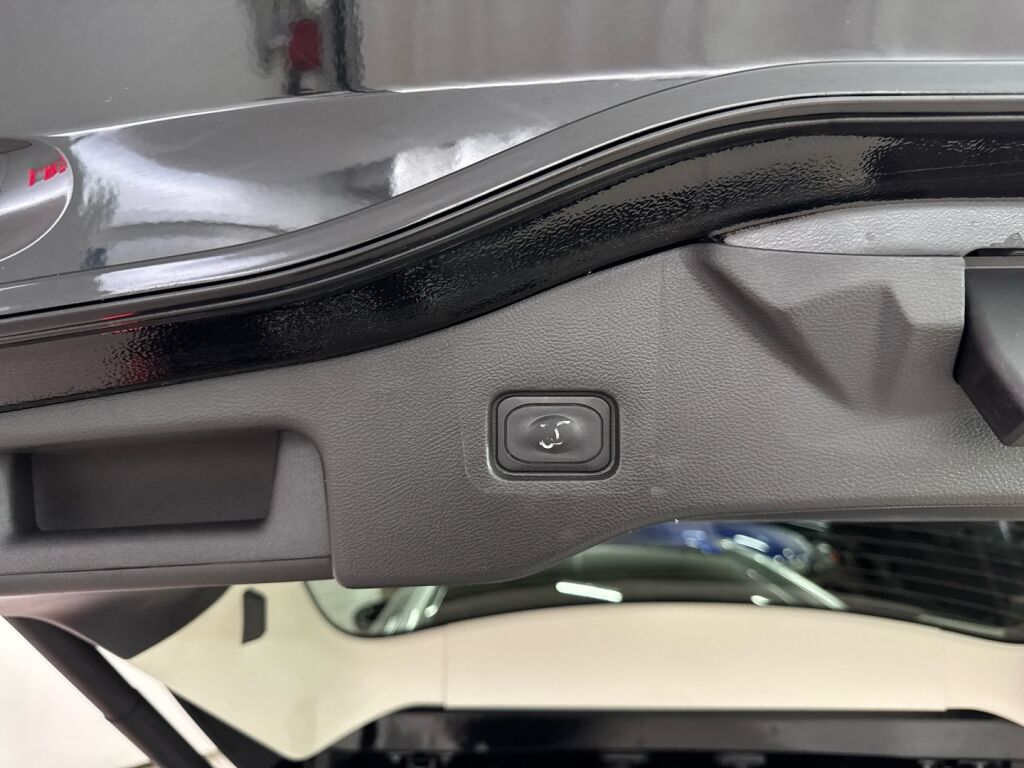 Ford Mondeo 2021 Musta