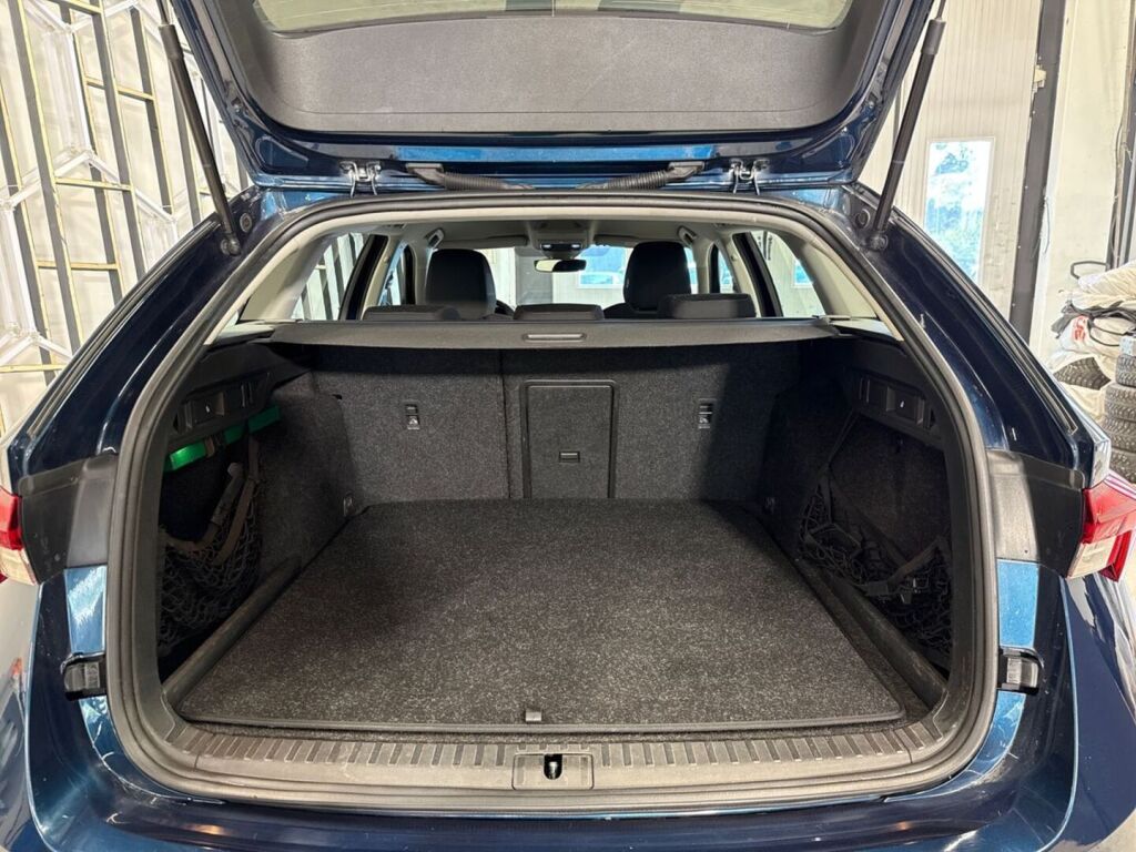 Skoda Octavia 2020 Sininen