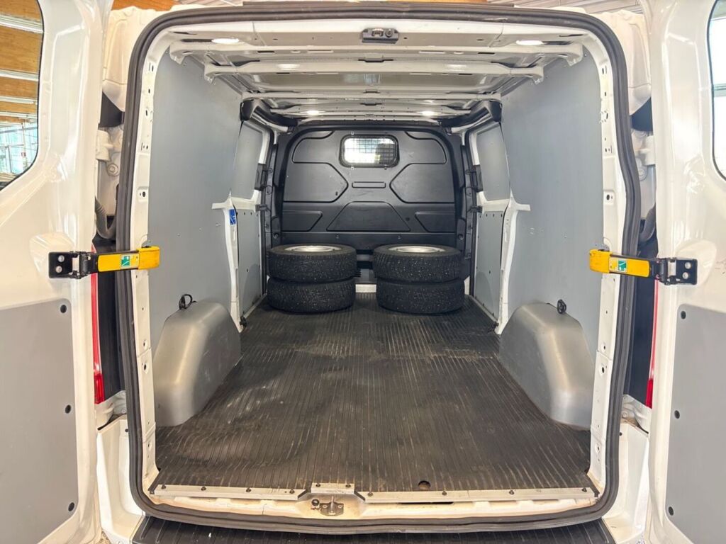Ford Transit Custom 2021 Valkoinen