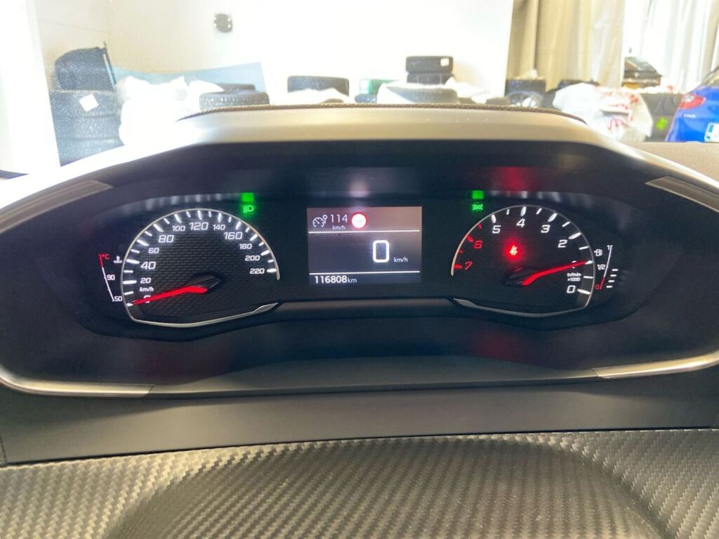 Peugeot 208 2020 Oranssi
