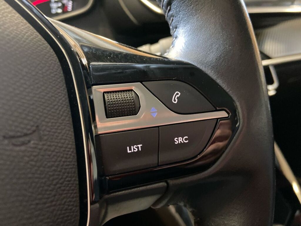 Peugeot 208 2020 Oranssi