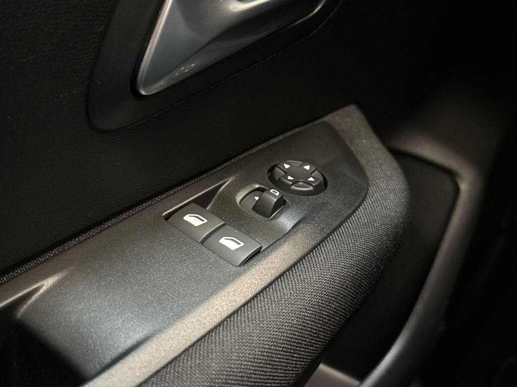 Peugeot 208 2020 Oranssi