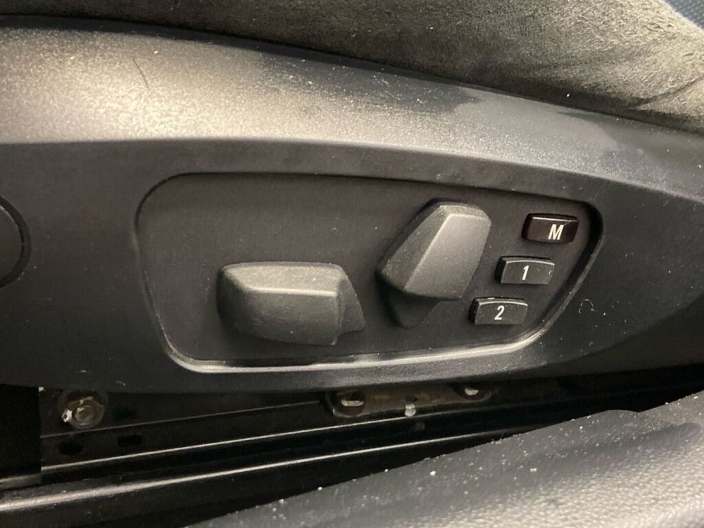 BMW 323 2005 Musta