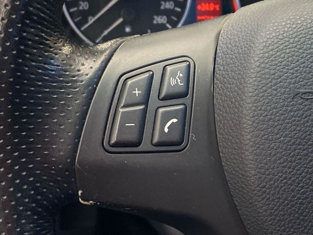 BMW 323 2005 Musta