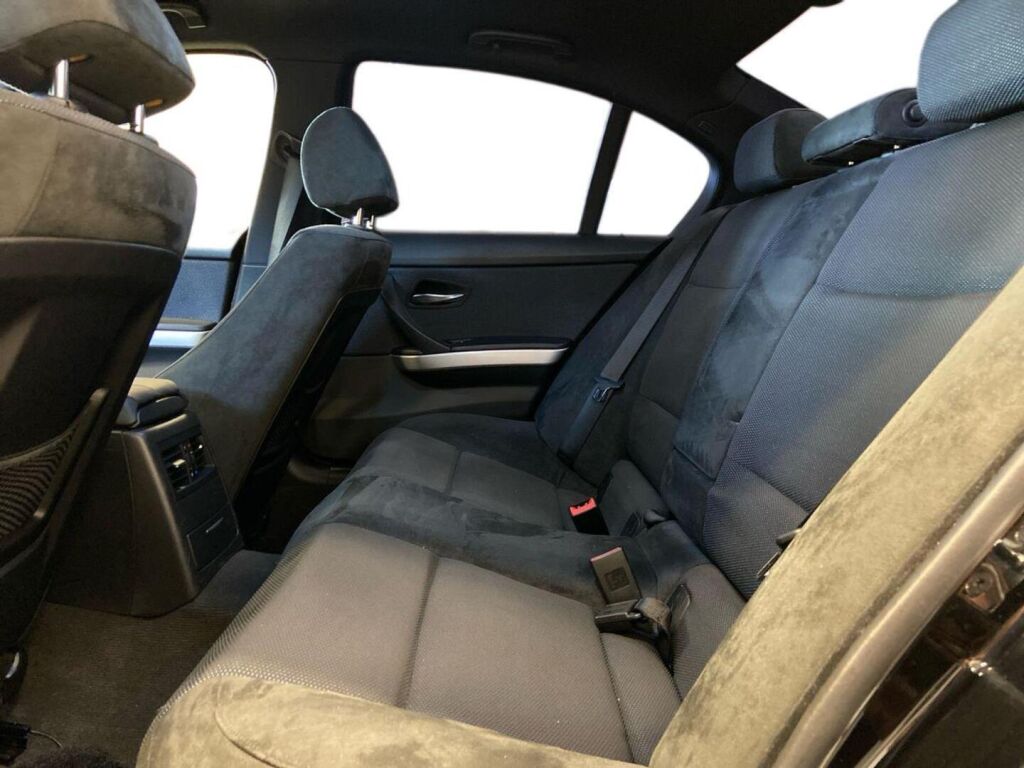 BMW 323 2005 Musta