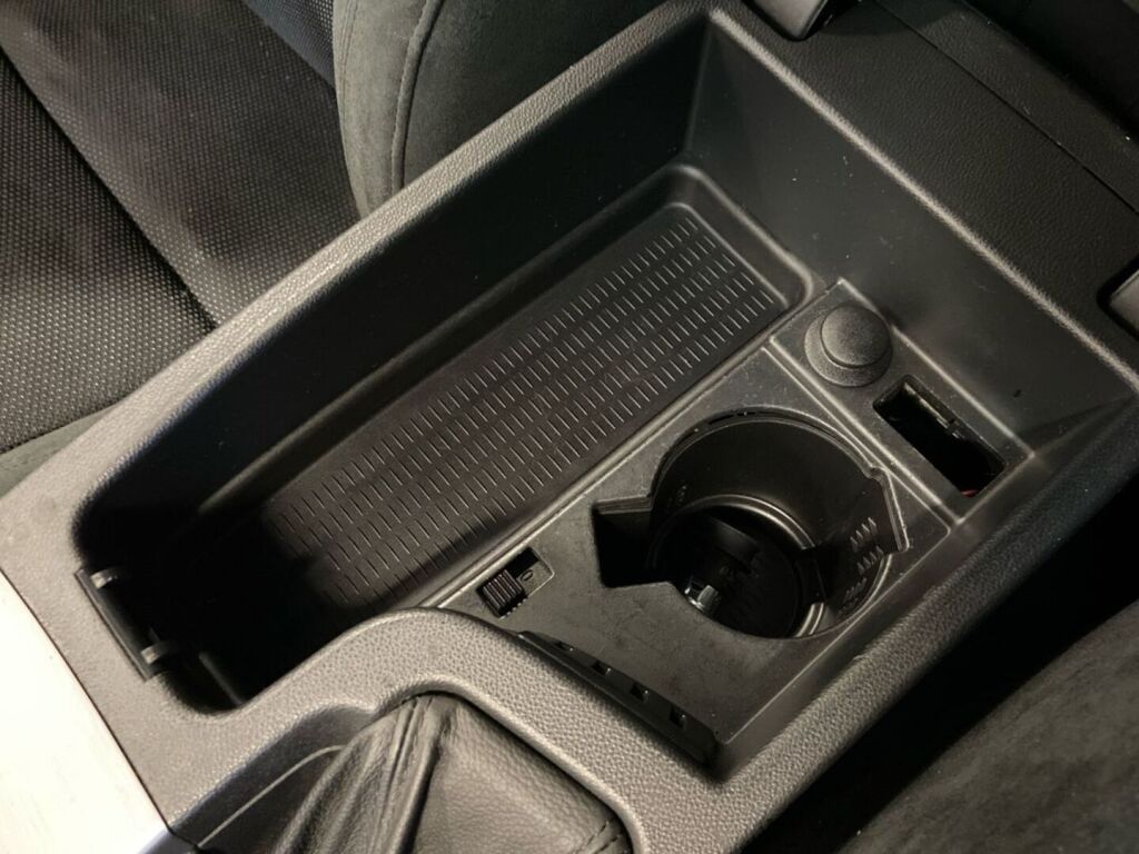 BMW 323 2005 Musta
