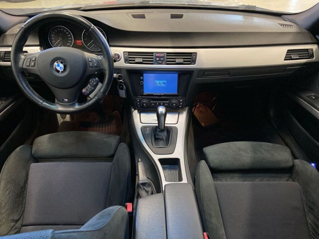 BMW 323 2005 Musta