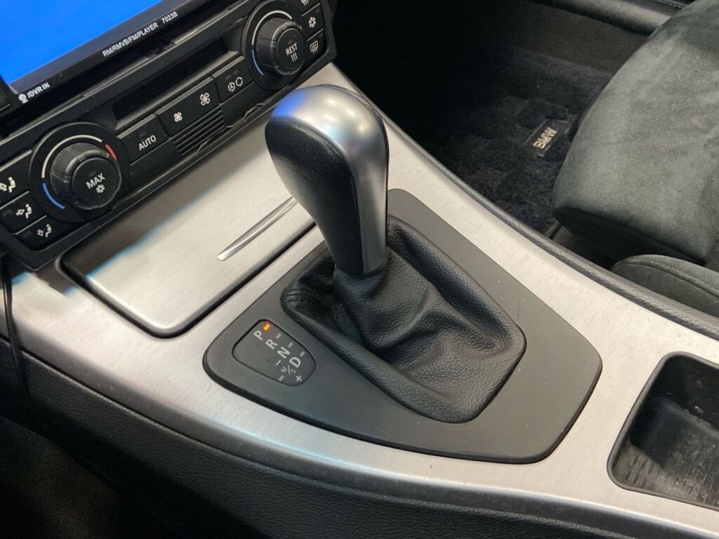 BMW 323 2005 Musta