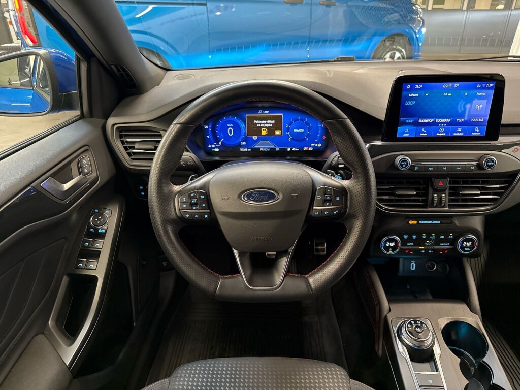 Ford Focus 2021 Sininen