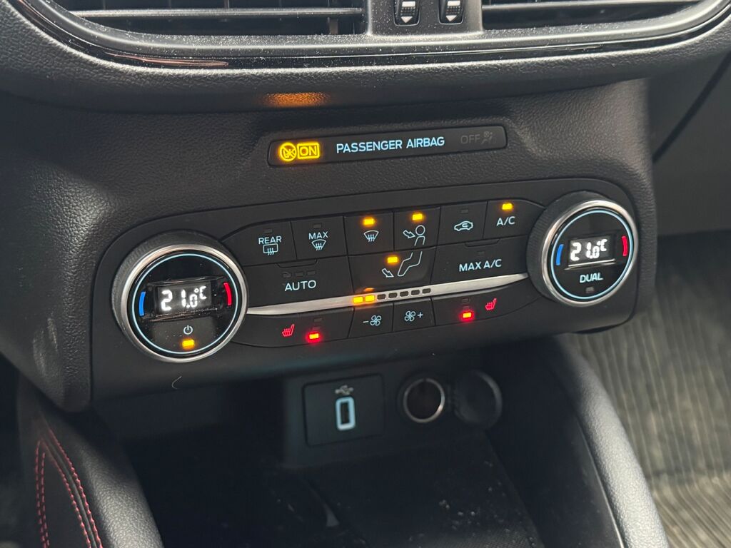 Ford Focus 2021 Sininen