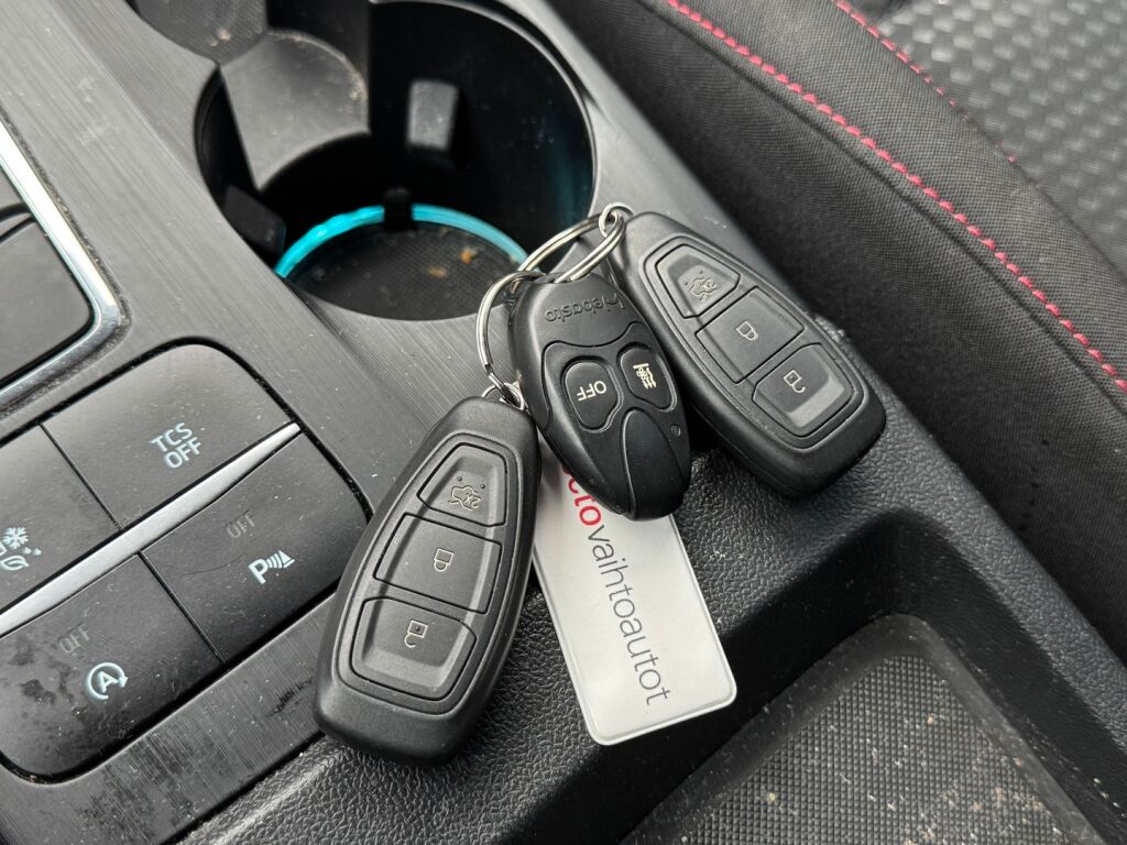 Ford Focus 2021 Sininen