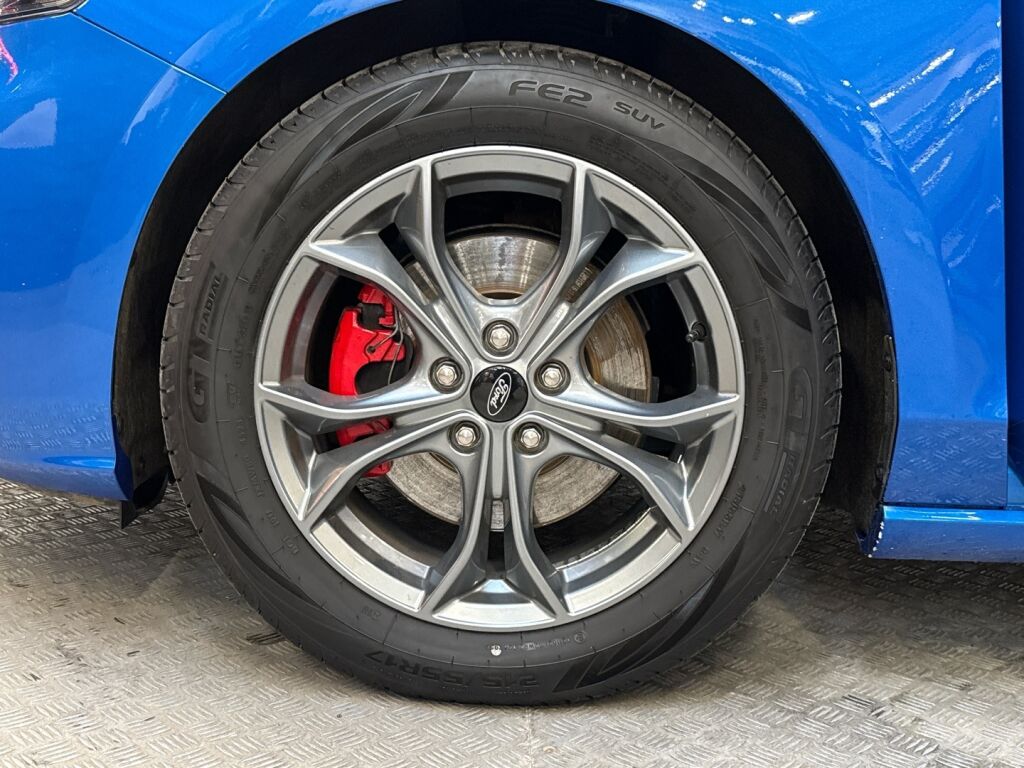 Ford Focus 2021 Sininen