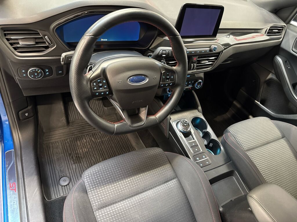 Ford Focus 2021 Sininen