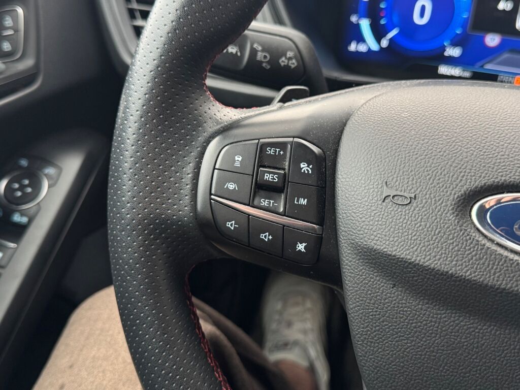 Ford Focus 2021 Sininen