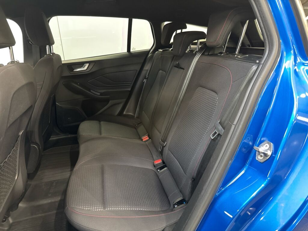 Ford Focus 2021 Sininen