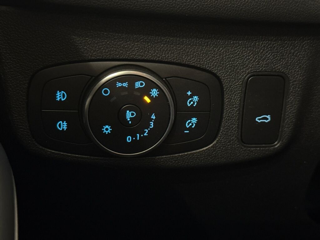 Ford Focus 2021 Sininen