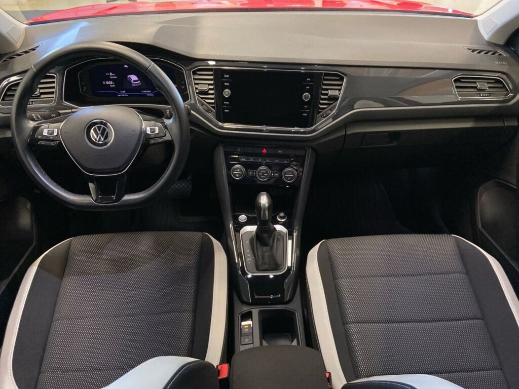 Volkswagen T-Roc 2021 Punainen