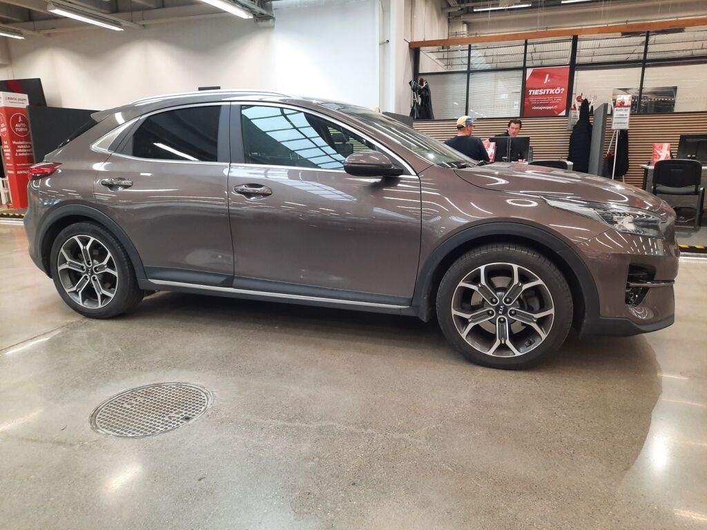 Kia XCeed 2020 Ruskea (beige)