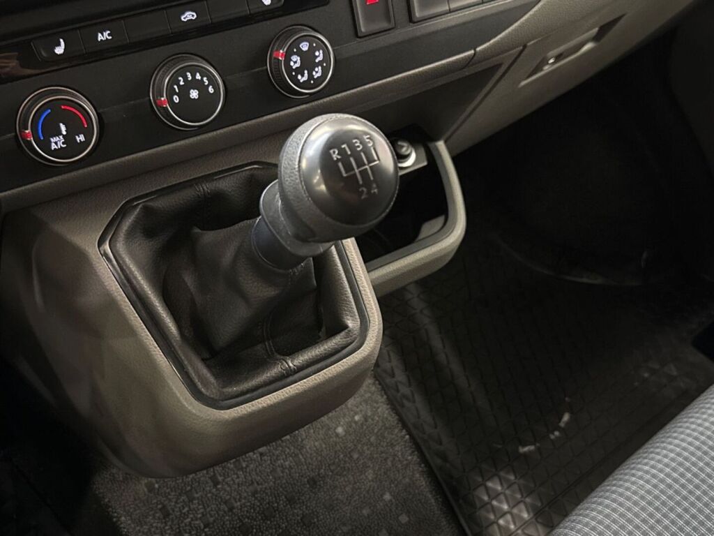 Volkswagen Transporter 2020 Valkoinen