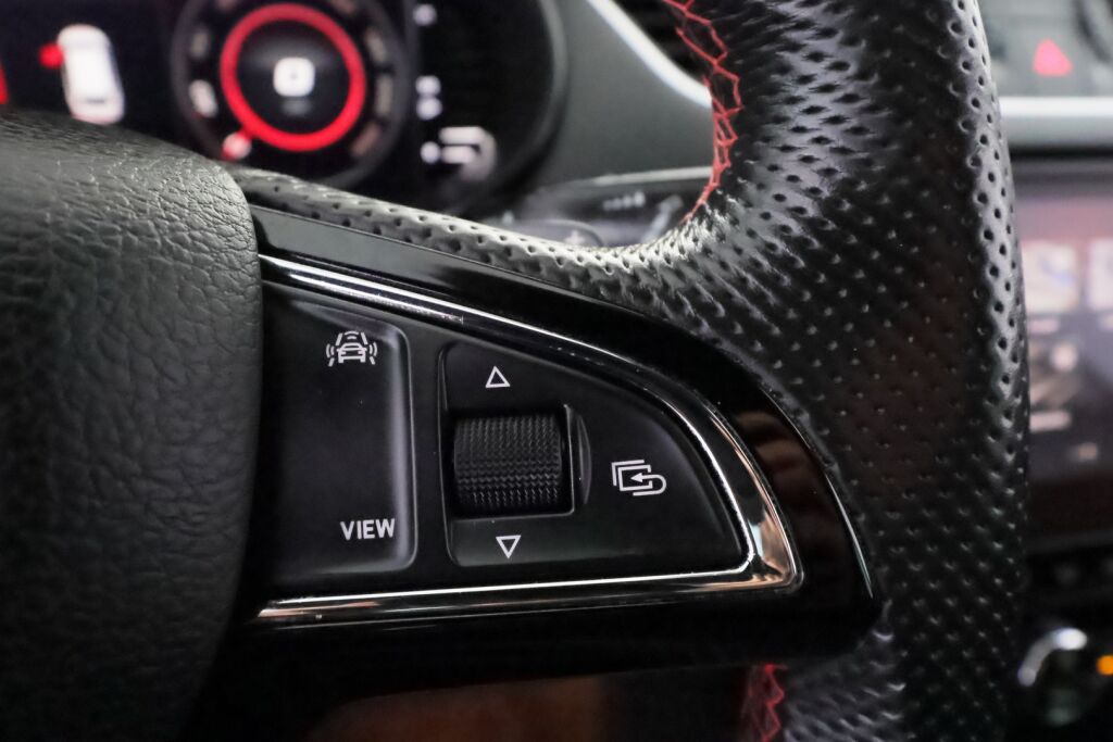 Skoda Octavia 2020 Valkoinen